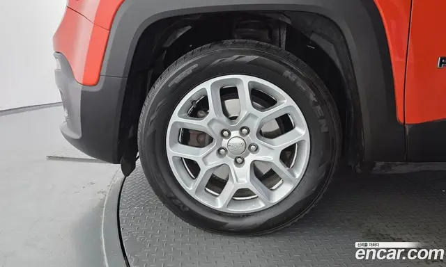 Jeep Renegade 2017 2.4 автомат (гидро), миниатюра 5