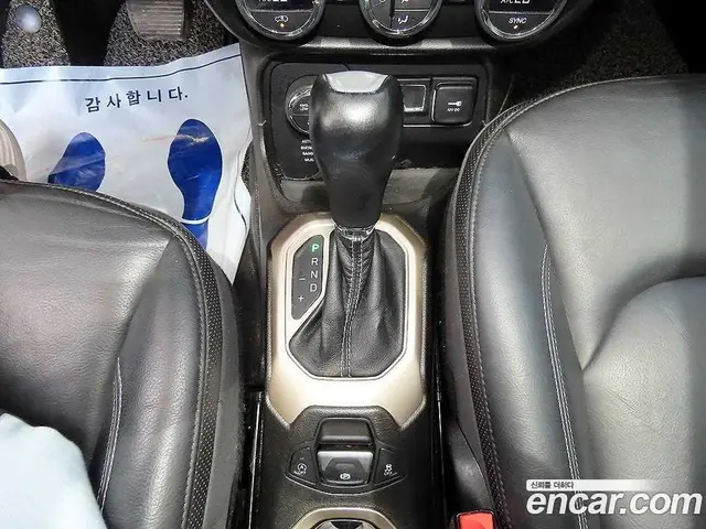 Jeep Renegade 2017 2.0 автомат (гидро), миниатюра 10