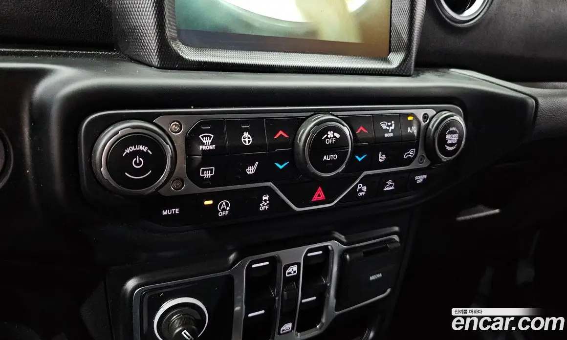 Jeep Wrangler 2022 2.0 автомат (гидро), фото 16