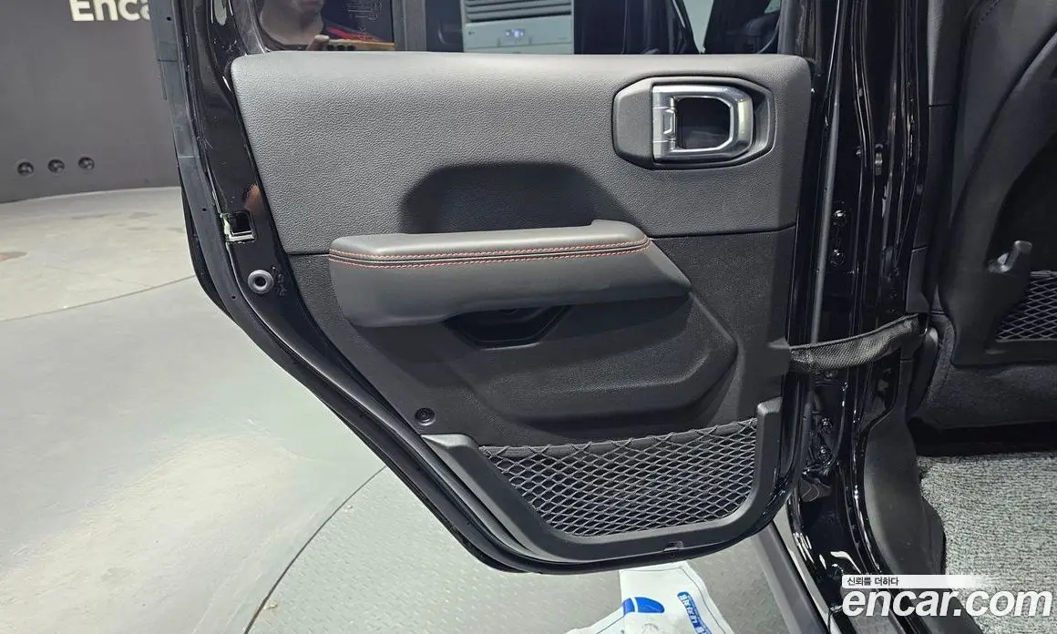 Jeep Wrangler 2024 2.0 автомат (гидро), фото 14