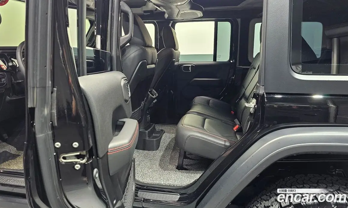 Jeep Wrangler 2024 2.0 автомат (гидро), фото 15