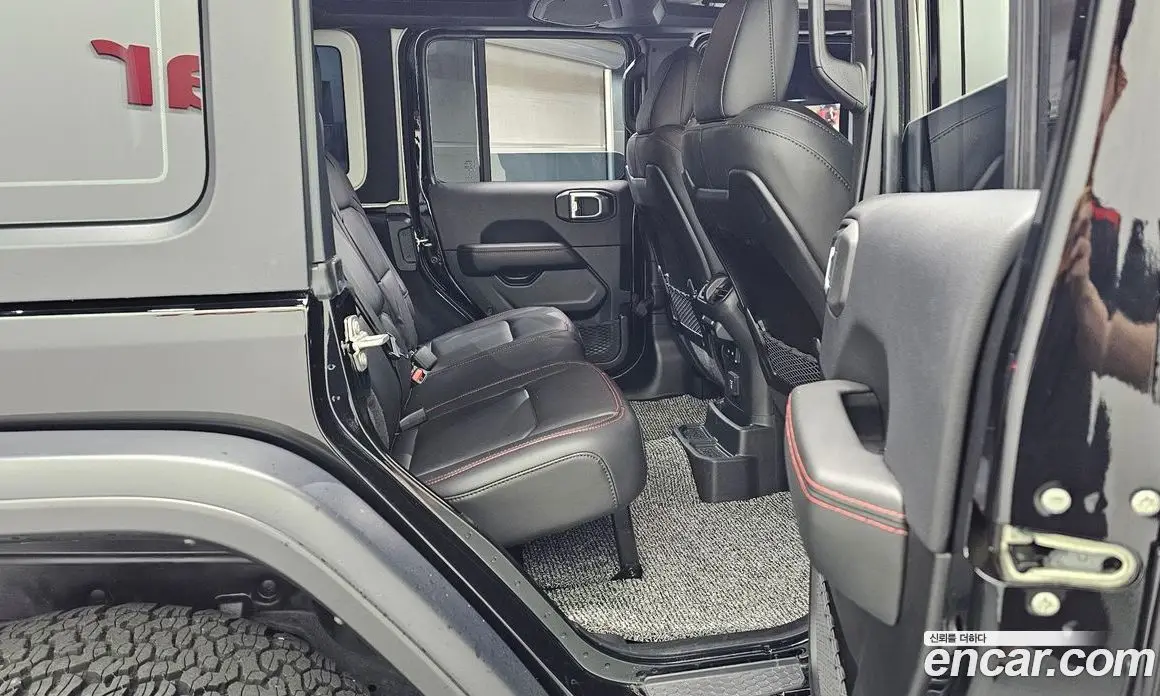 Jeep Wrangler 2024 2.0 автомат (гидро), фото 17