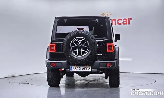 Jeep Wrangler 2024 2.0 автомат (гидро), миниатюра 3