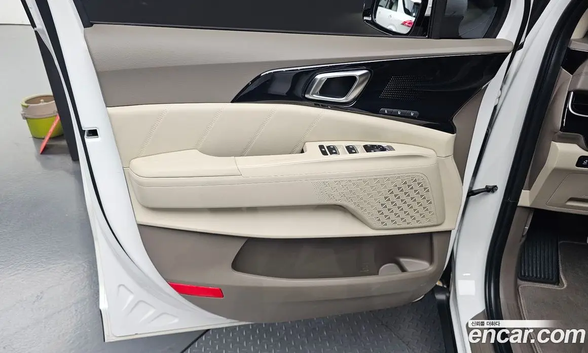 Kia Carnival 2025 1.6 автомат (гидро), фото 13