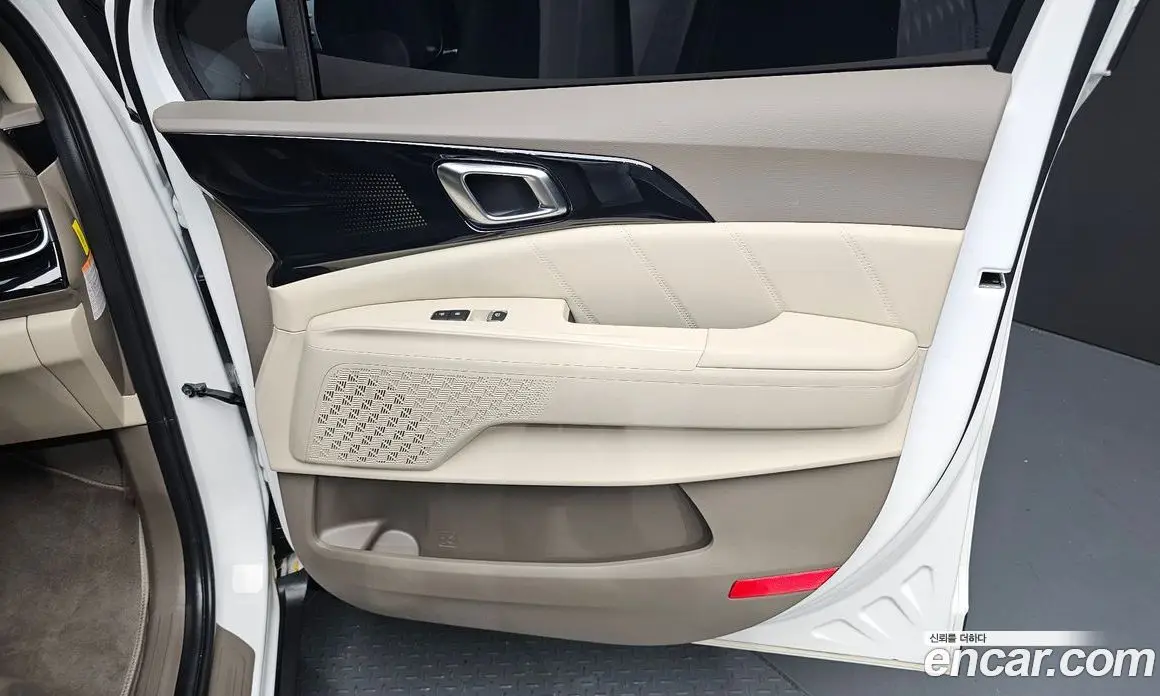 Kia Carnival 2025 1.6 автомат (гидро), фото 14