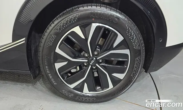 Kia EV6 2023 0.1 автомат (гидро), миниатюра 6