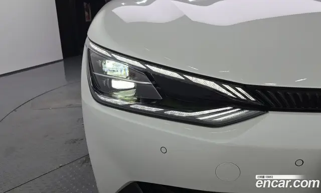 Kia EV6 2023 0.1 автомат (гидро), миниатюра 7