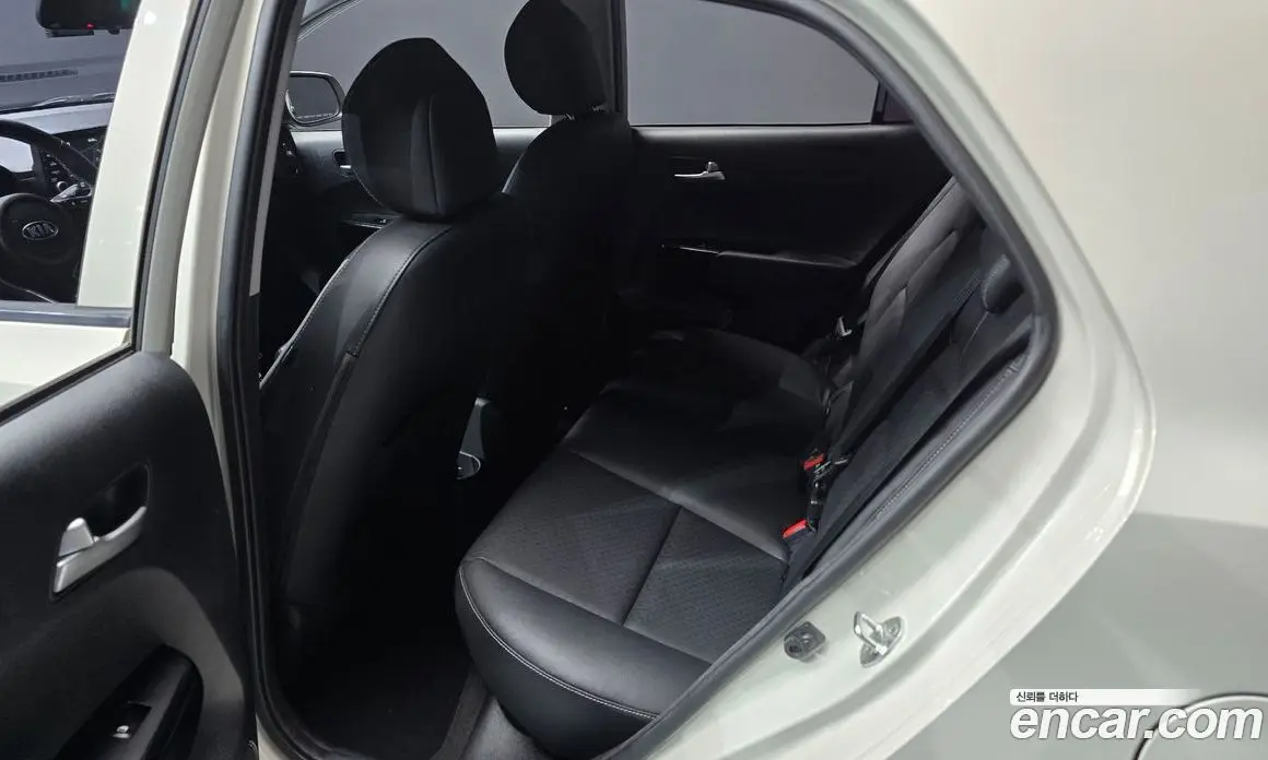 Kia Morning 2018 1.0 автомат (гидро), фото 18