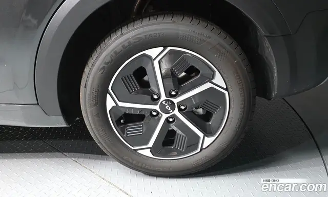 Kia Niro 2025 1.6 автомат (гидро), миниатюра 5