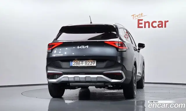 Kia Sportage 2023 2.0 автомат (гидро), миниатюра 3