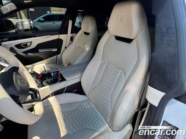 Lamborghini Urus 2020 4.0 автомат (гидро), миниатюра 11