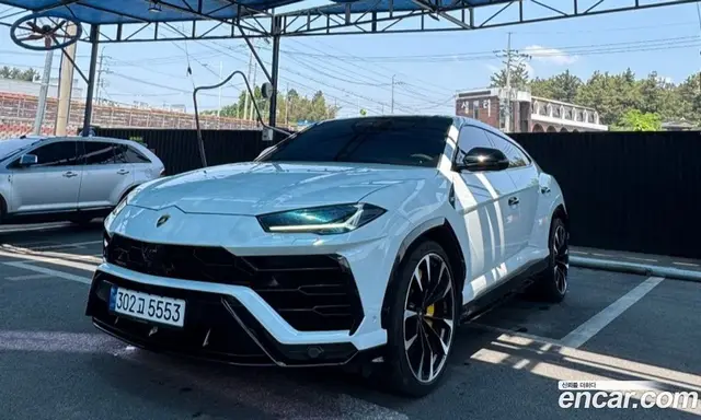 Lamborghini Urus 2020 4.0 автомат (гидро), миниатюра 4