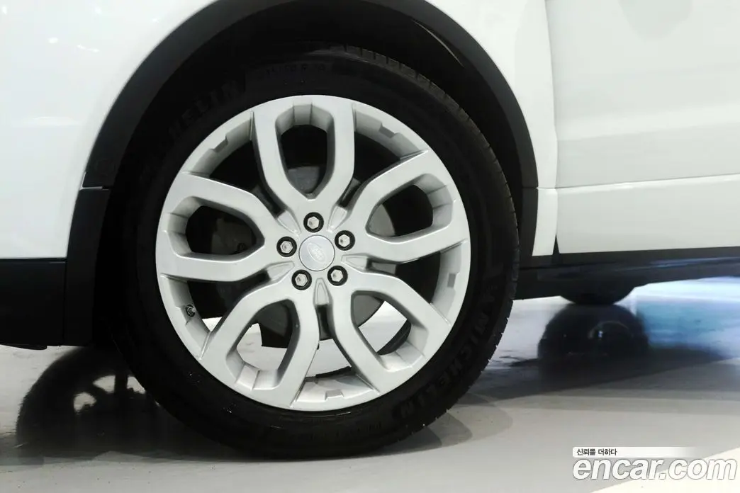 Land Rover Range Rover Evoque 2016 2.0 автомат (гидро), фото 7 Land Rover Range Rover Evoque 2016 2.0 автомат (гидро), фото 7