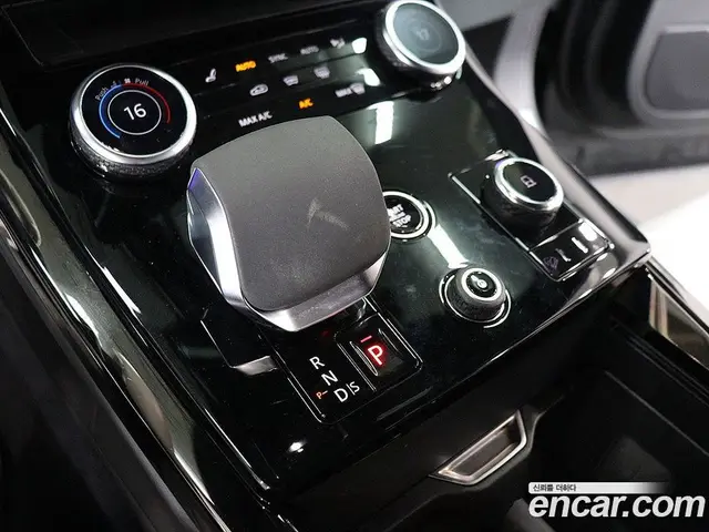 Land Rover Range Rover Sport 2023 3.0 автомат (гидро), миниатюра 9
