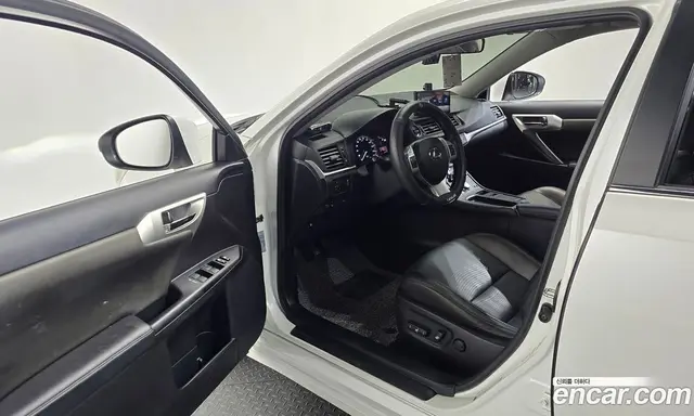 Lexus CT200h 2012 1.8 автомат (гидро), миниатюра 10