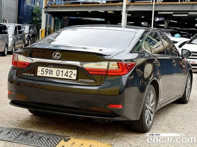 Lexus ES 2016 2.5 автомат (гидро), миниатюра 4