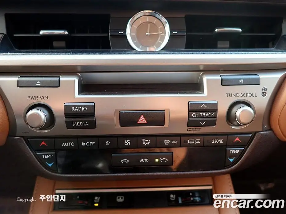 Lexus ES 2016 2.5 автомат (гидро), фото 8