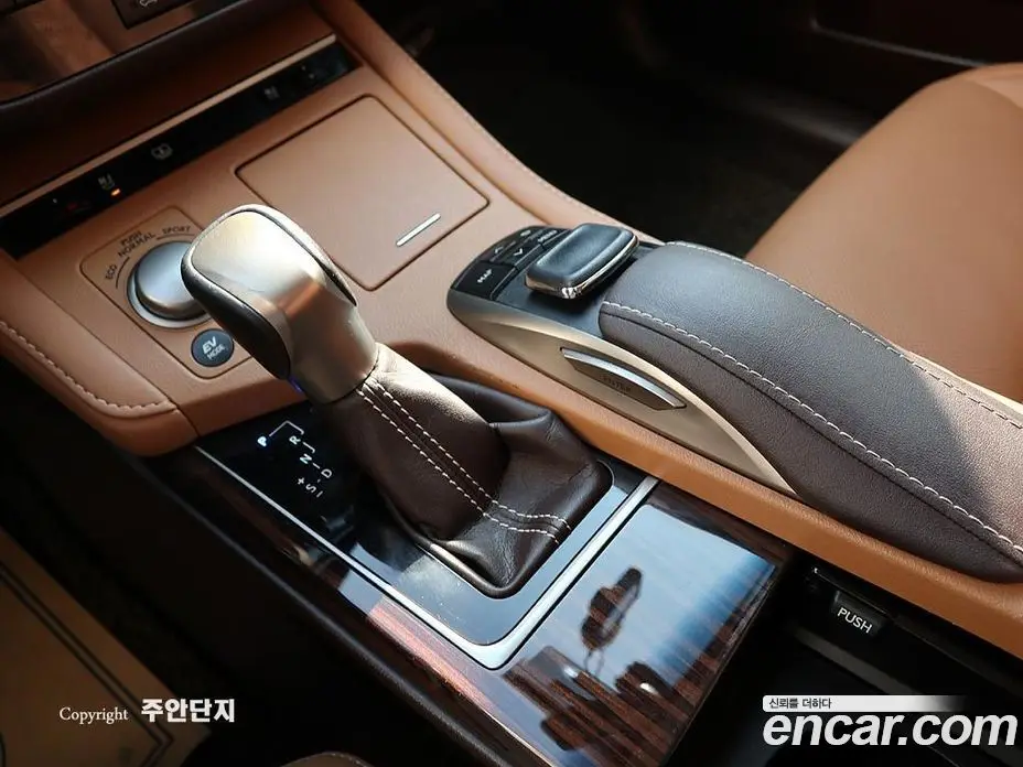 Lexus ES 2016 2.5 автомат (гидро), фото 9