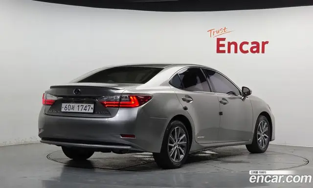 Lexus ES 2017 2.5 автомат (гидро), миниатюра 2