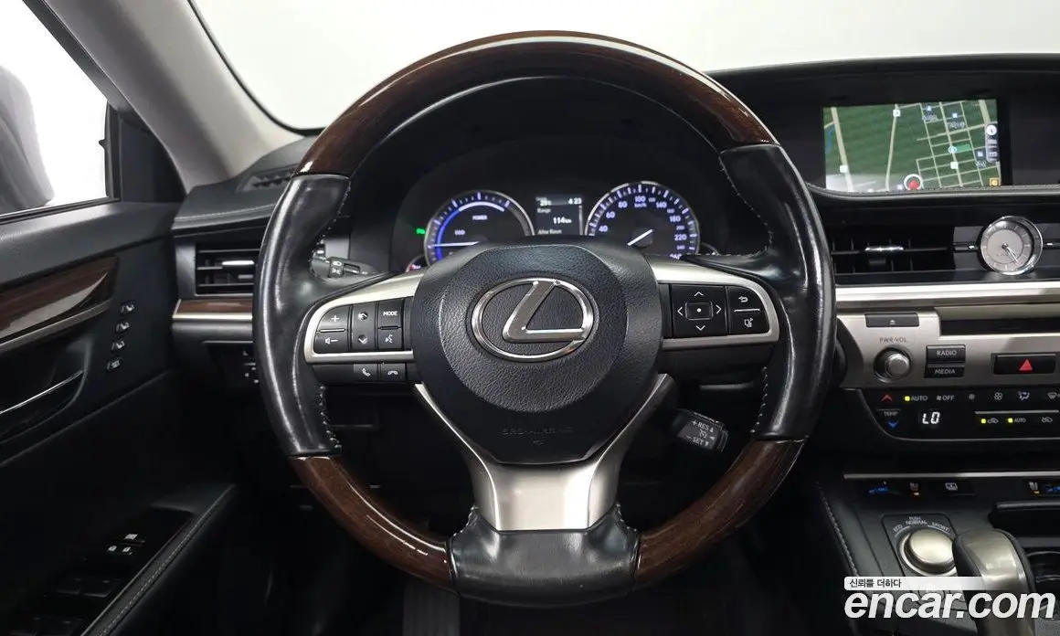 Lexus ES 2017 2.5 автомат (гидро), фото 13