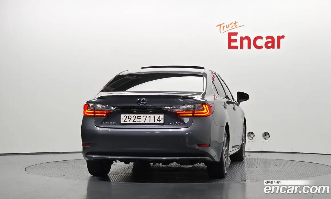 Lexus ES 2017 2.5 автомат (гидро), фото 4