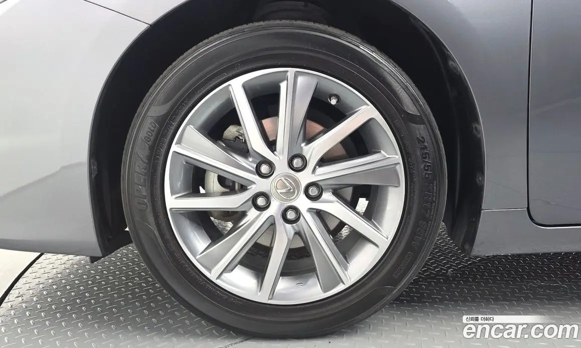Lexus ES 2017 2.5 автомат (гидро), фото 5