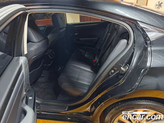 Lexus ES 2023 2.5 автомат (вариатор), миниатюра 12