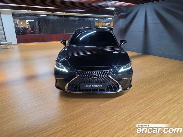 Lexus ES 2023 2.5 автомат (вариатор), миниатюра 3