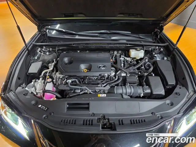 Lexus ES 2023 2.5 автомат (вариатор), миниатюра 6