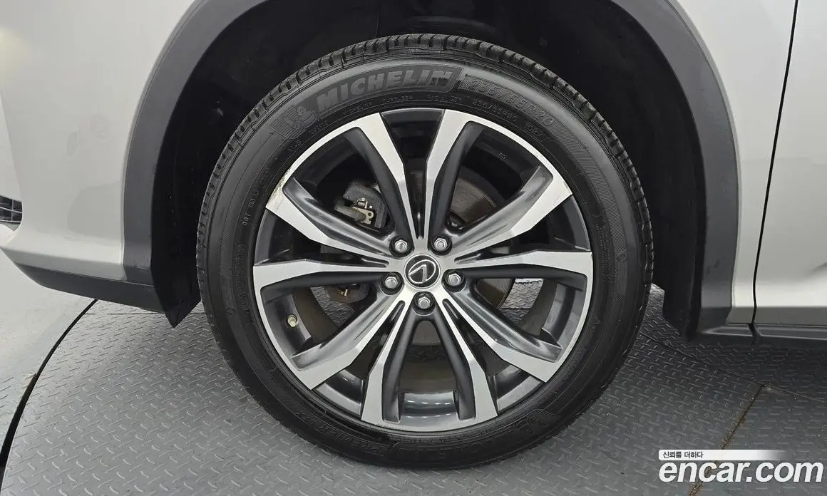 Lexus RX 2018 3.5 автомат (гидро), фото 4