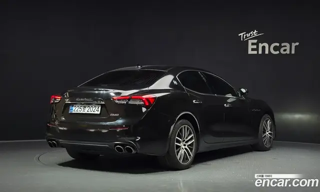 Maserati Ghibli 2018 3.0 автомат (гидро), миниатюра 2