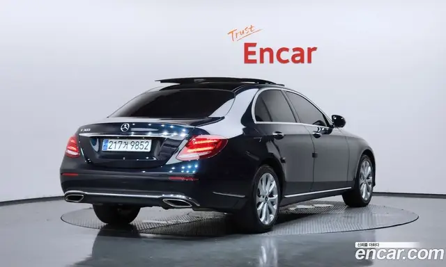 Mercedes-Benz E-Class 2017 2.0 автомат (гидро), миниатюра 2