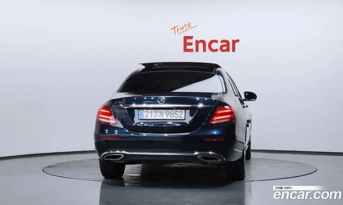 Mercedes-Benz E-Class 2017 2.0 автомат (гидро), фото 4