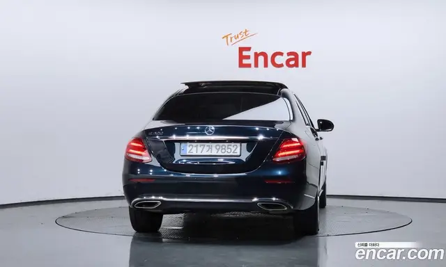 Mercedes-Benz E-Class 2017 2.0 автомат (гидро), миниатюра 4