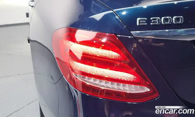 Mercedes-Benz E-Class 2017 2.0 автомат (гидро), миниатюра 9