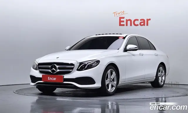 Mercedes-Benz E-Class 2018 2.0 автомат (гидро), миниатюра 1