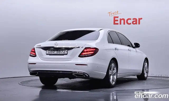 Mercedes-Benz E-Class 2018 2.0 автомат (гидро), миниатюра 2