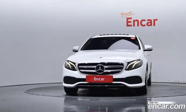 Mercedes-Benz E-Class 2018 2.0 автомат (гидро), миниатюра 3