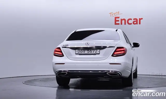 Mercedes-Benz E-Class 2018 2.0 автомат (гидро), миниатюра 4