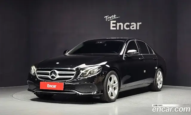 Mercedes-Benz E-Class 2018 2.0 автомат (гидро), миниатюра 1