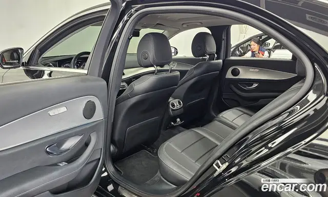 Mercedes-Benz E-Class 2018 2.0 автомат (гидро), миниатюра 11