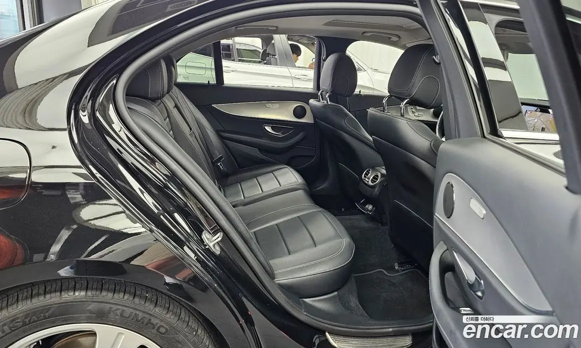 Mercedes-Benz E-Class 2018 2.0 автомат (гидро), фото 17