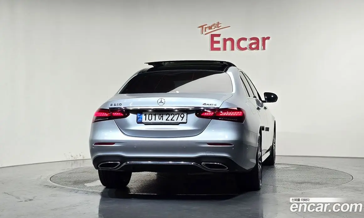 Mercedes-Benz E-Class 2022 2.0 автомат (гидро), фото 4