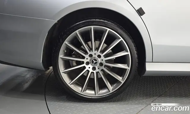 Mercedes-Benz E-Class 2022 2.0 автомат (гидро), миниатюра 5