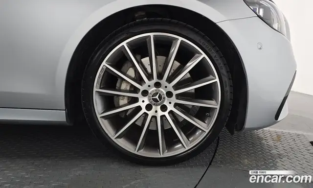 Mercedes-Benz E-Class 2022 2.0 автомат (гидро), миниатюра 7
