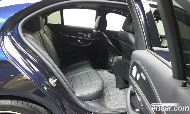 Mercedes-Benz E-Class 2022 1.9 автомат (гидро), миниатюра 12