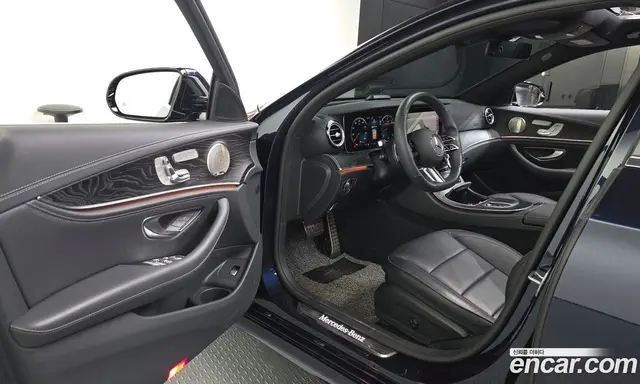 Mercedes-Benz E-Class 2022 1.9 автомат (гидро), миниатюра 10