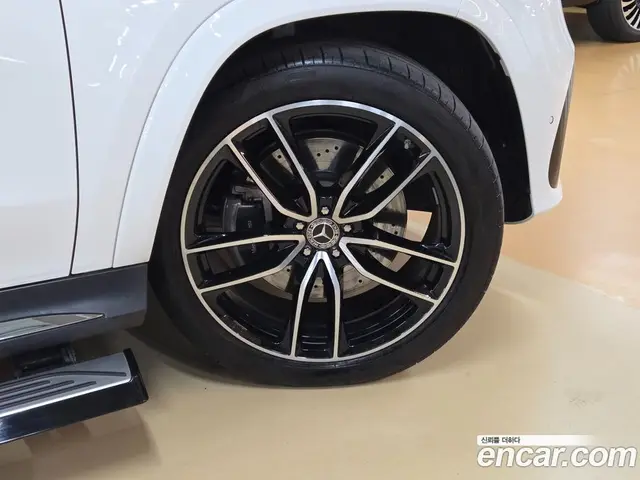 Mercedes-Benz GLS-Class 2024 4.0 автомат (гидро), миниатюра 5