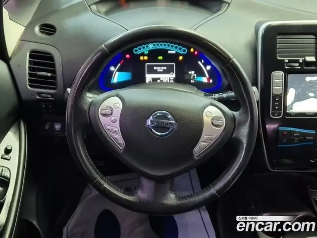 Nissan Leaf 2016 автомат (гидро), миниатюра 9