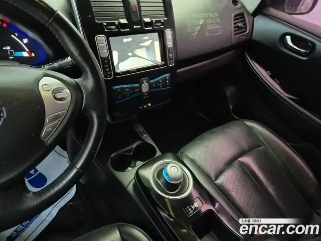 Nissan Leaf 2016 автомат (гидро), миниатюра 10